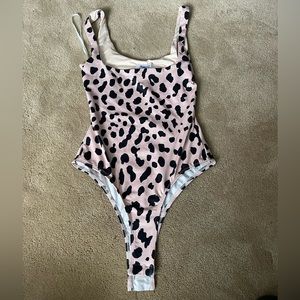 Princess Polly leopard body suit great condition